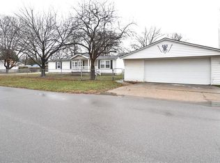 6608 Brown St, Saint Joseph, MO 64504