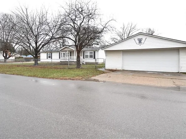 6608 Brown St, Saint Joseph, MO 64504