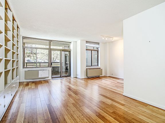 4th image of 35 N Chatsworth Ave