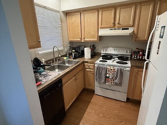 4th image of 1305 Wertland St APT B2