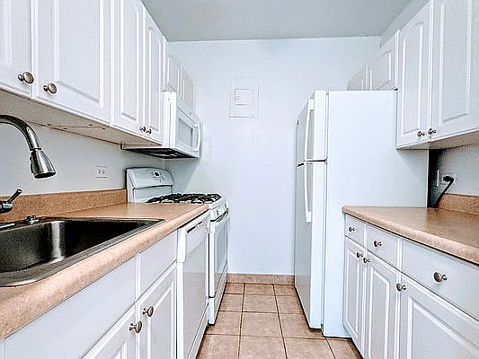 4th image of 345 E 80th St APT 29D