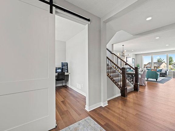 4th image of 1822 Laquey Ave NE