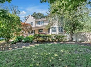 13 Mills Rd, Montebello, NY 10901