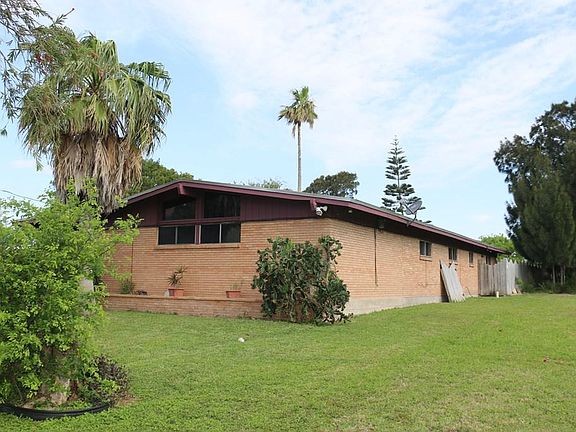 3rd image of 718 N Yturria St
