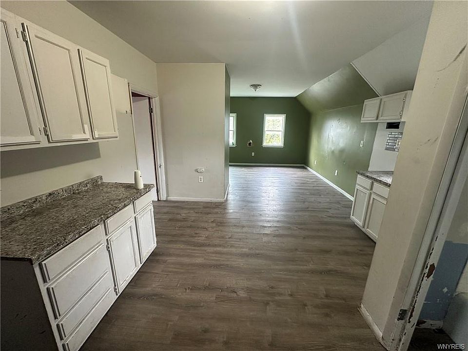 1st image of 122 Austin St APT 2