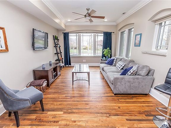 3rd image of 12966 Clifton Blvd #101