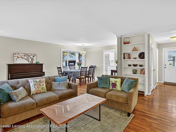 5th image of 4415 Elmwood Dr