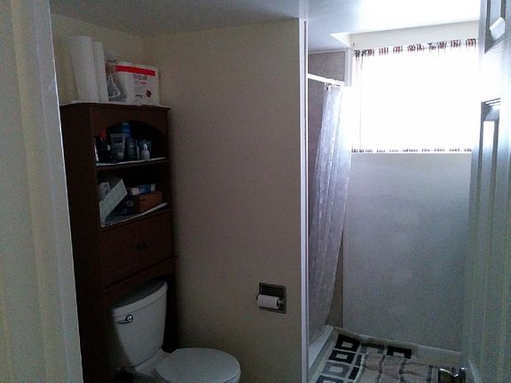 lower level 3/4 bath