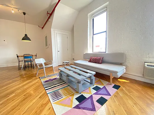 Rented by Dream Space Realty | media 10