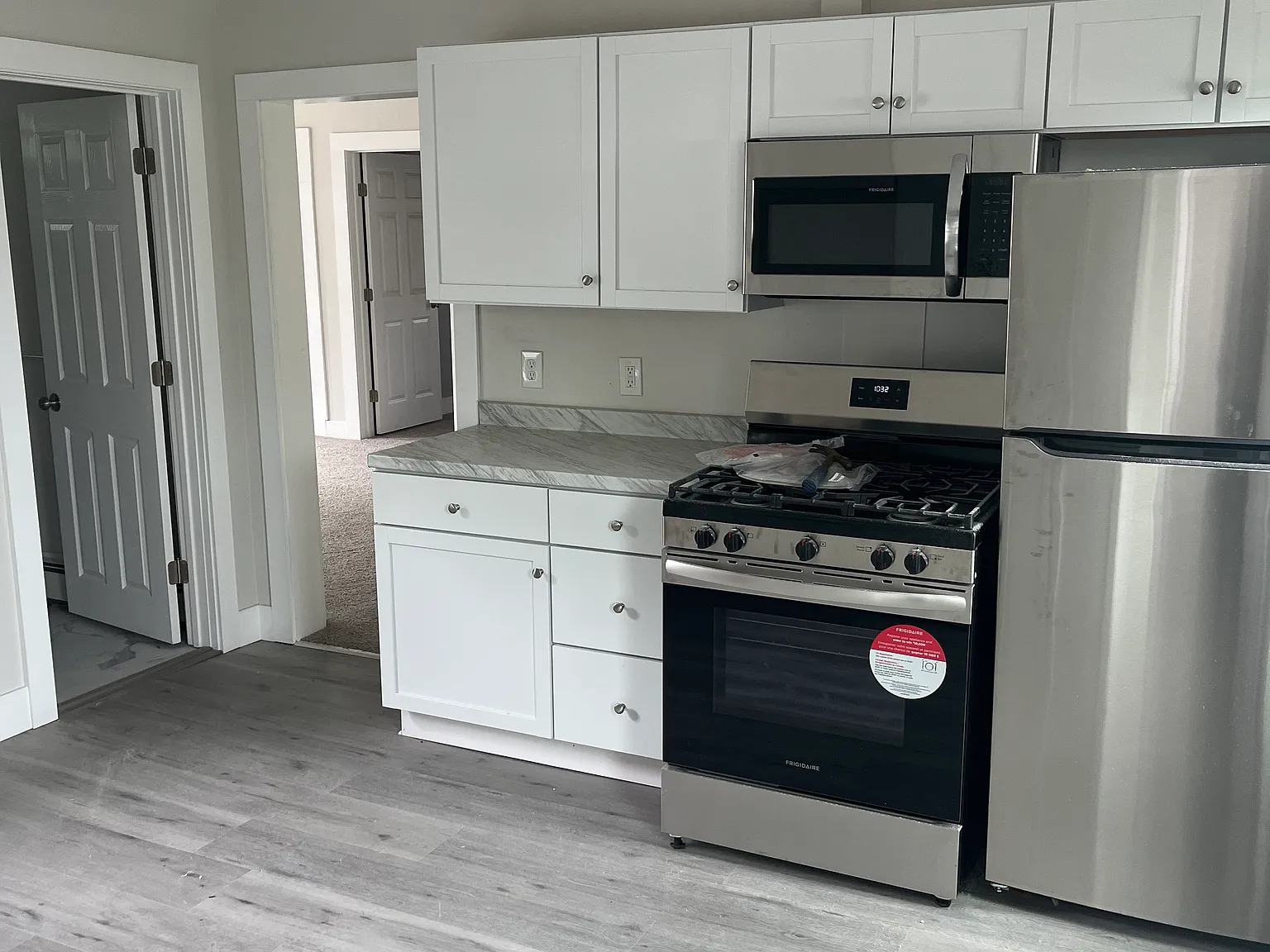 3 bed, 800 sqft, $3,500 — Photo 3