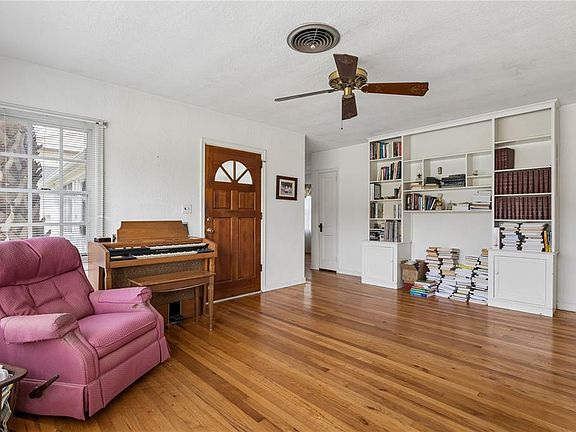 3rd image of 1125 GUERNSEY STREET