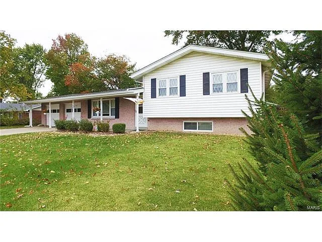 4802 Pierce Ln photo 1