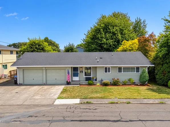 1204 9th St, Tillamook, OR 97141