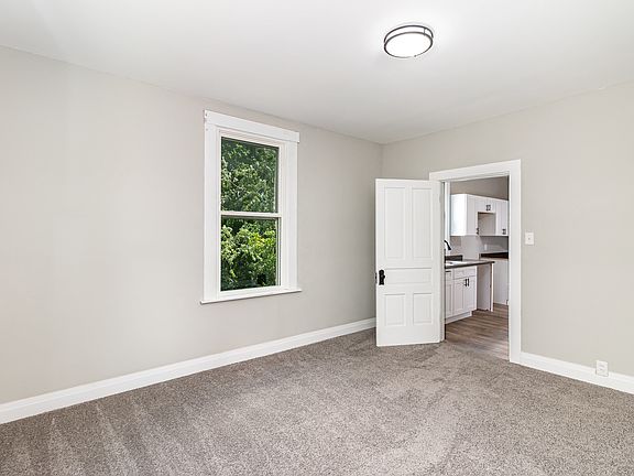 5th image of 816 Pedretti Ave #2