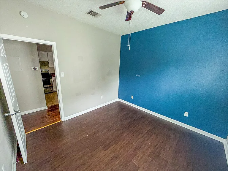 5313 Indio Dr #D — Photo 10
