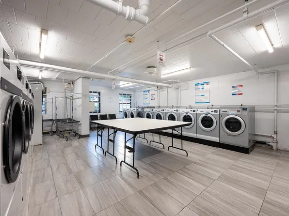 9060 Palisade Avenue image 10 of 17