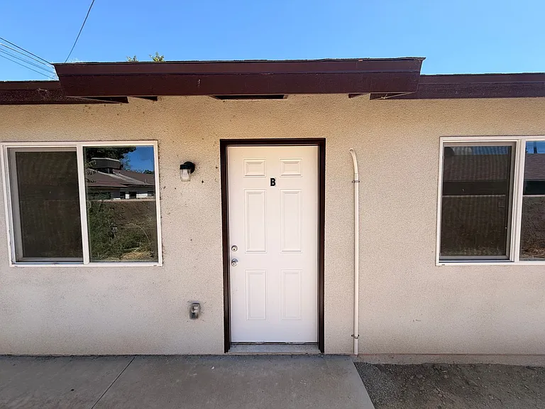 313 Airport Dr — Photo 9