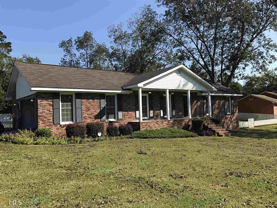 1st image of 31 Shawn Dr