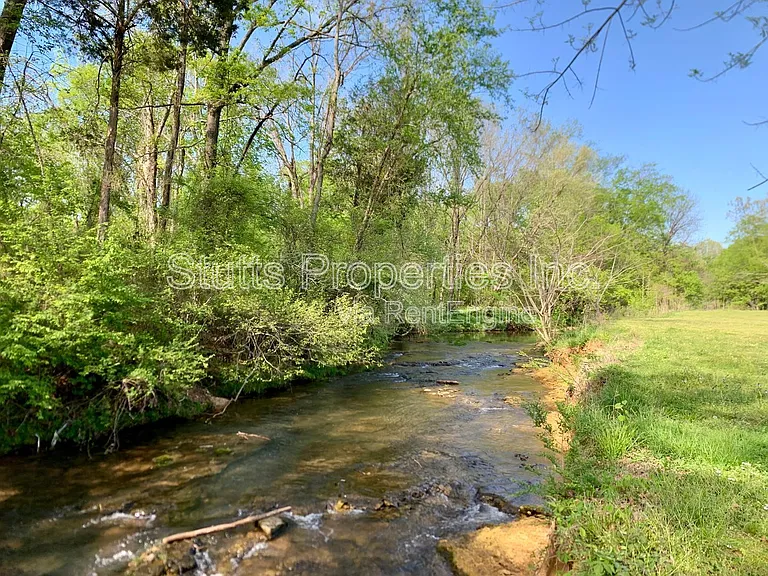 Creekside Apartments — Photo 68