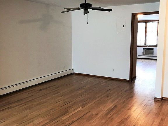 5th image of 428 10th St APT 1