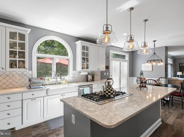 517 Fortress Cir SE, Leesburg, VA 20175