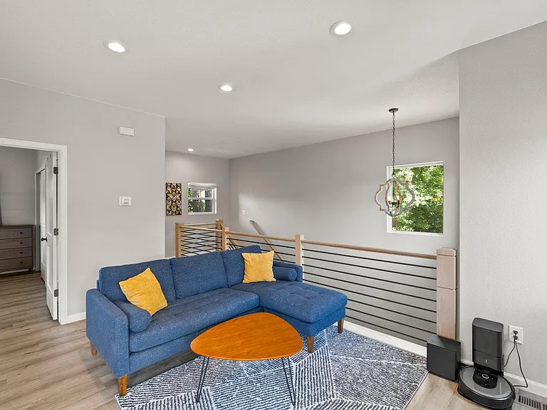 815 E Cache La Poudre St #B — Photo 5