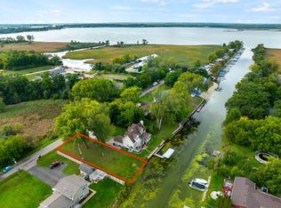 26118 W Oak Ave, Antioch, IL 60002