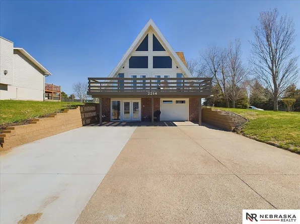2214 Dunbar Dr, Plattsmouth, NE 68048