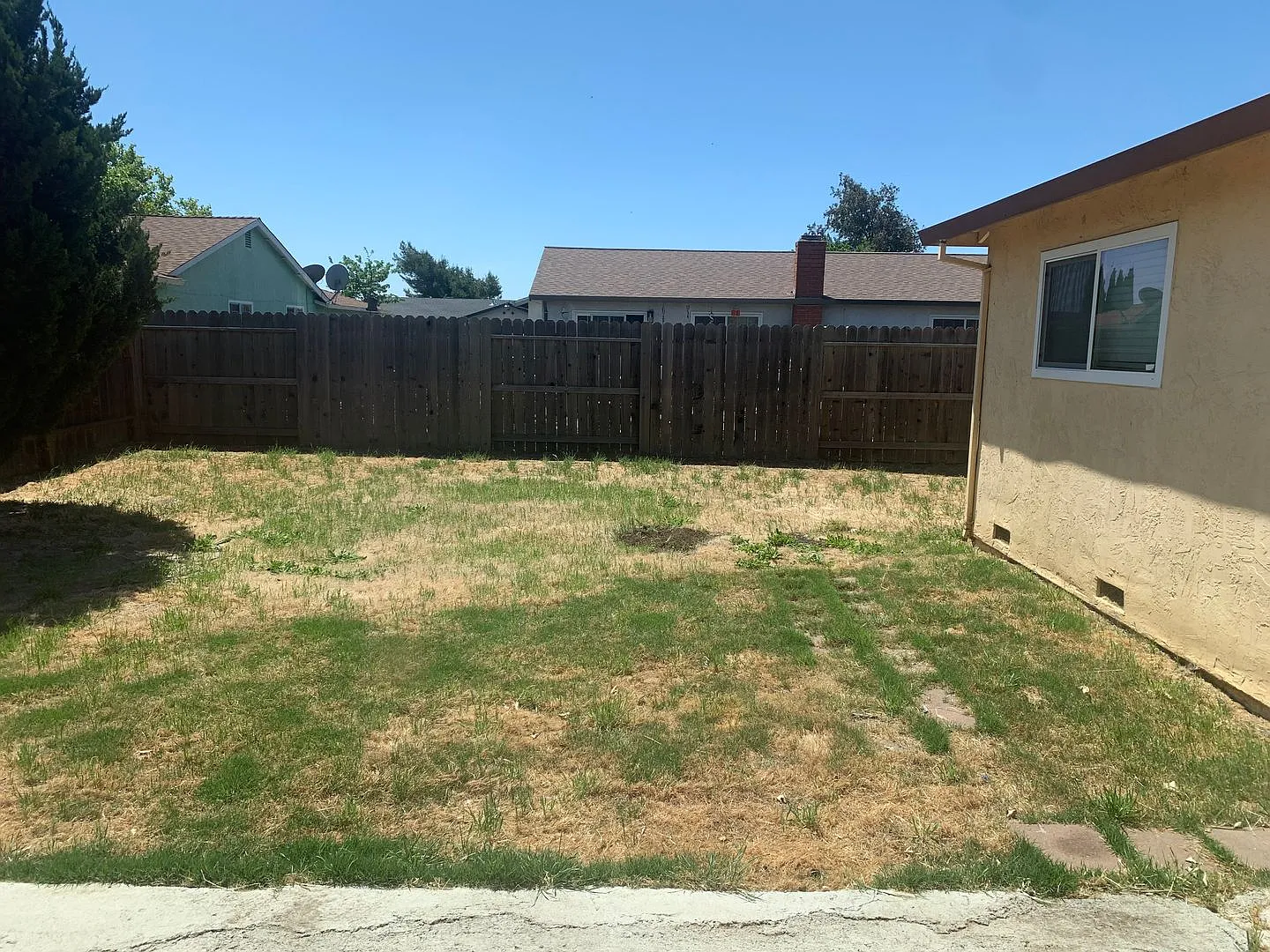 Conveniently located home — Photo 4