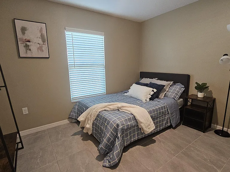 Van Allen Cir — Photo 2