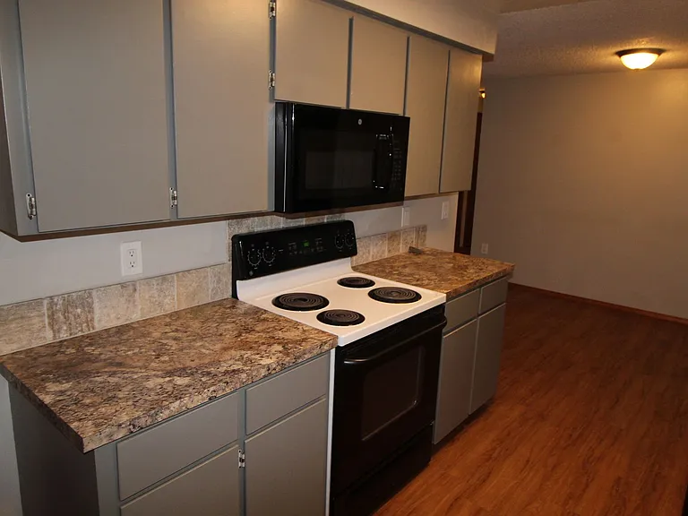 6903 N Cincinnati St — Photo 8