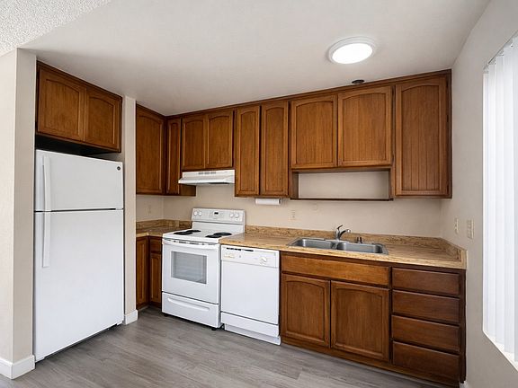 4th image of 2046 Hornblend St #1