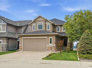 139 N Sunset Vw, Cochrane, AB T4C0E8