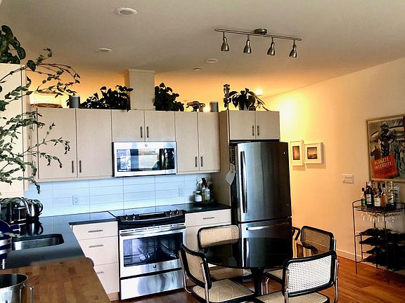 5th image of 109 12th Ave E APT 304