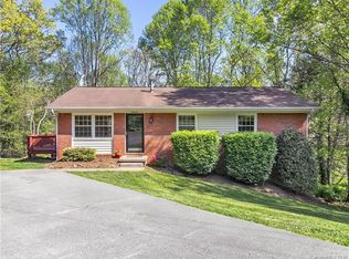 19 Laurel Park Dr, Arden, NC 28704