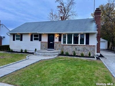 1 Savoy Pl, Hicksville, NY, 11801