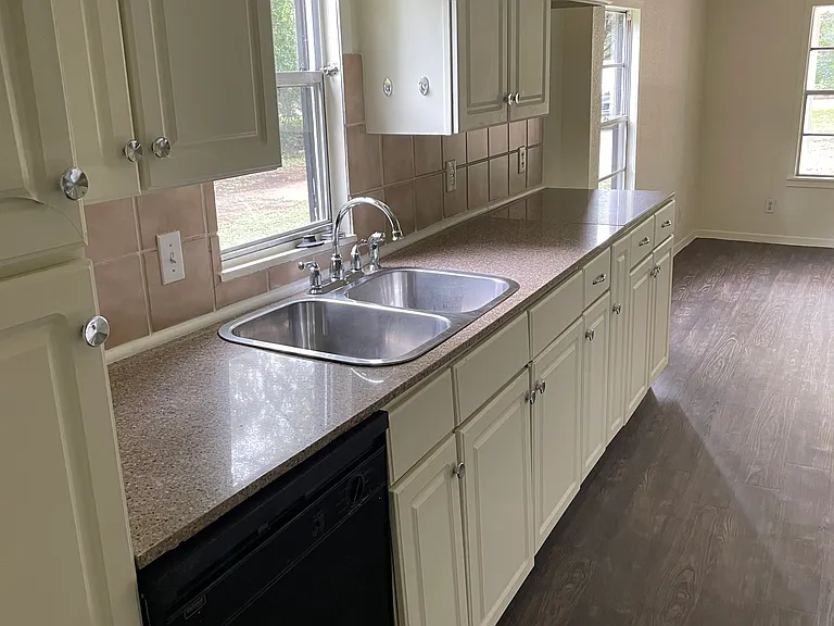 360 Sp Terry Rd — Photo 15
