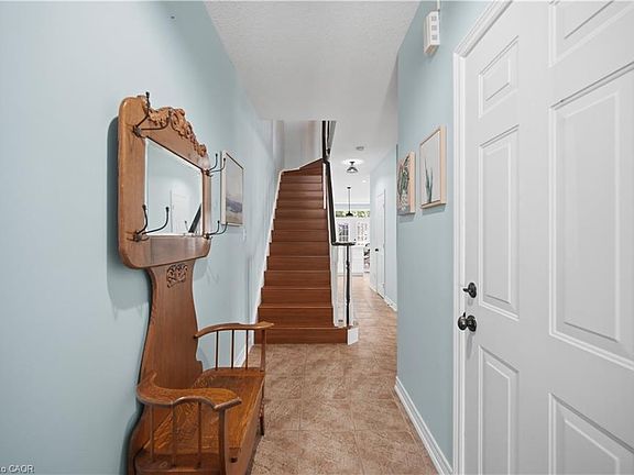 4th image of 40 Sunnycroft Ct
