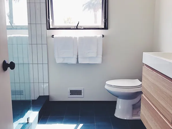 2458 Glencoe Ave, Venice, CA 90291