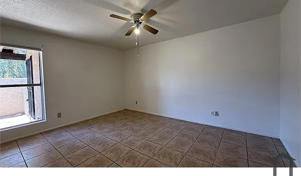 725 N Arrowhead Dr — Photo 10