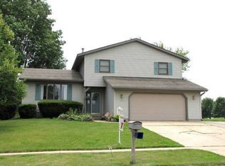 904 W Southridge Rd, Marshalltown, IA 50158