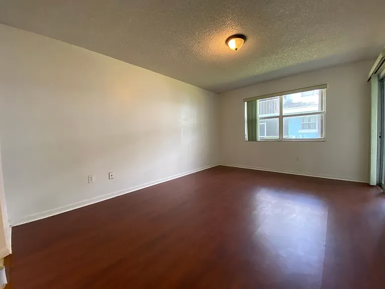 2003 SE 27th Dr #102-A — Photo 23