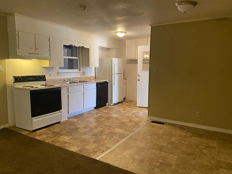 59 Robin Ln — Photo 3