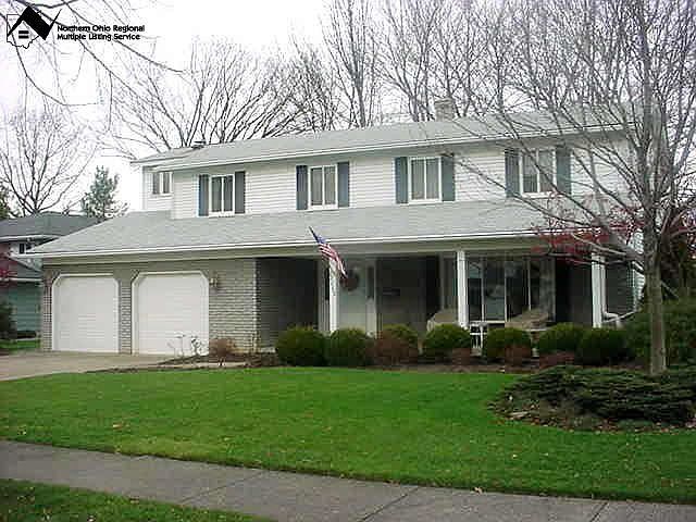 LARGE COLONIAL ON CUL-DE-SAC