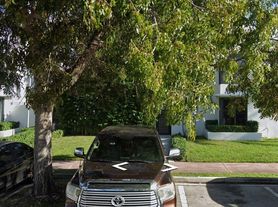 1971 Bay Dr