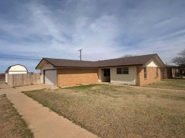 111 Bobby St, Levelland, TX 79336