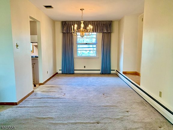 5th image of 10 Parkway Dr