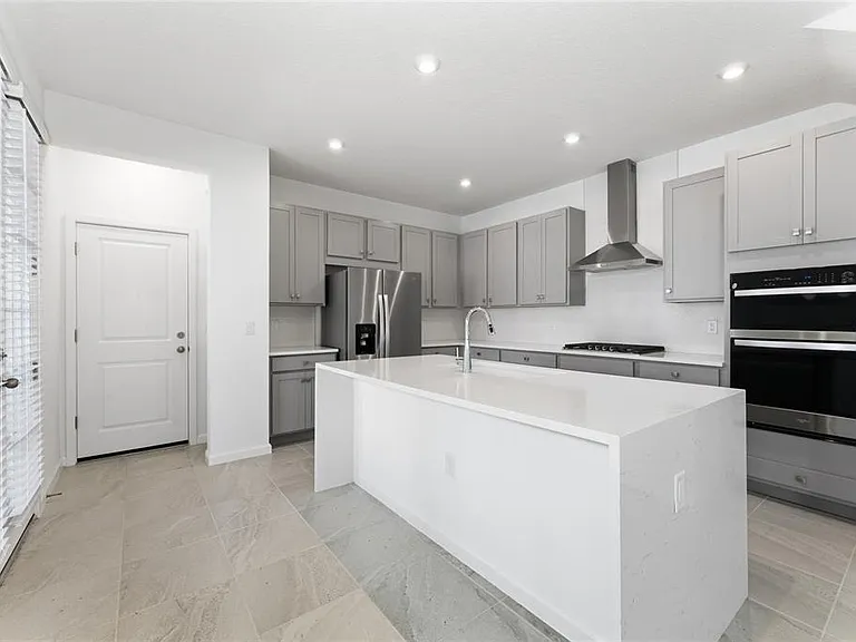 2426 Celebration Blvd — Photo 10