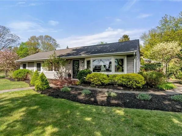 6 Crawford Ave, Warwick, RI 02889