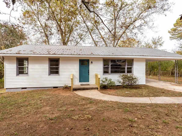 1220 Oakdale Cir, Weaver, AL 36277